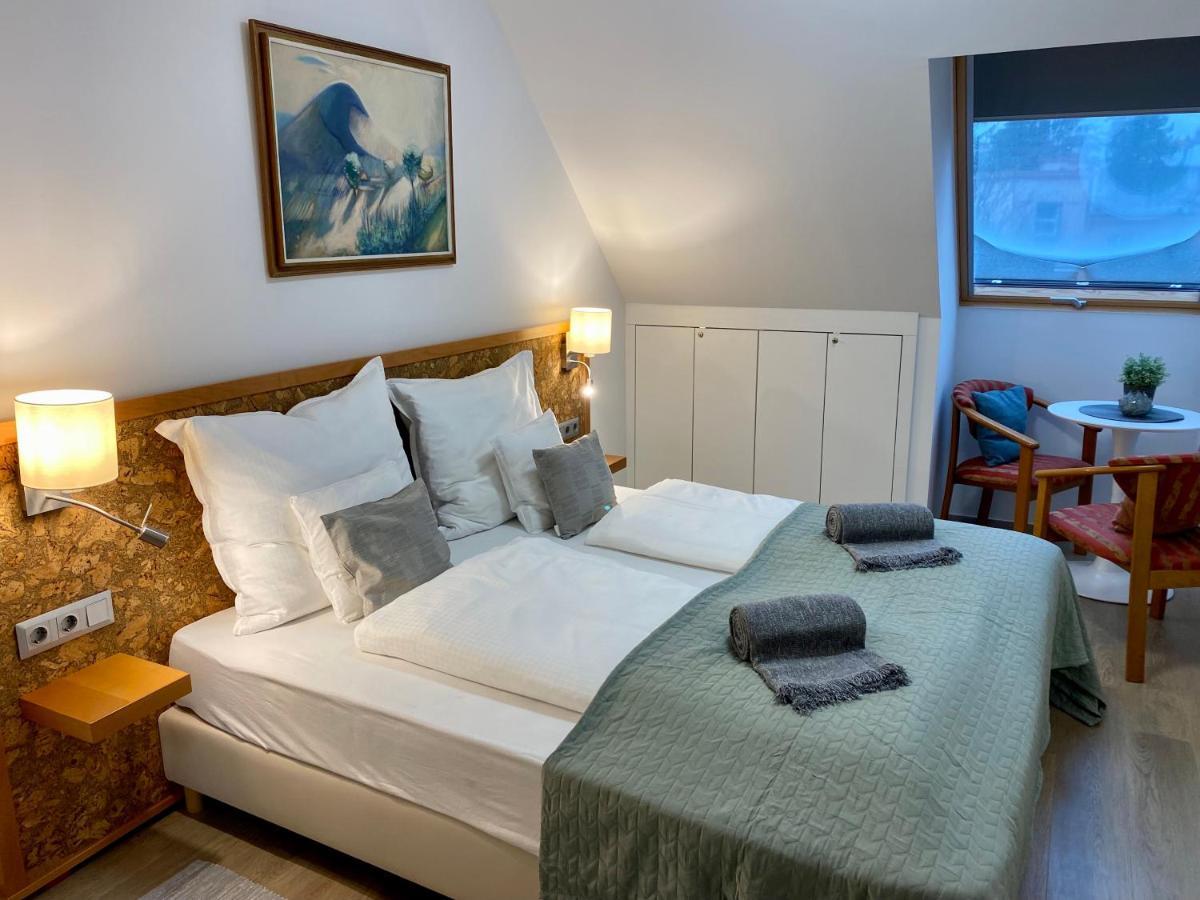 Atrium Apartman Heviz Mit Panoramaterrasse Und Tiefgarage Экстерьер фото