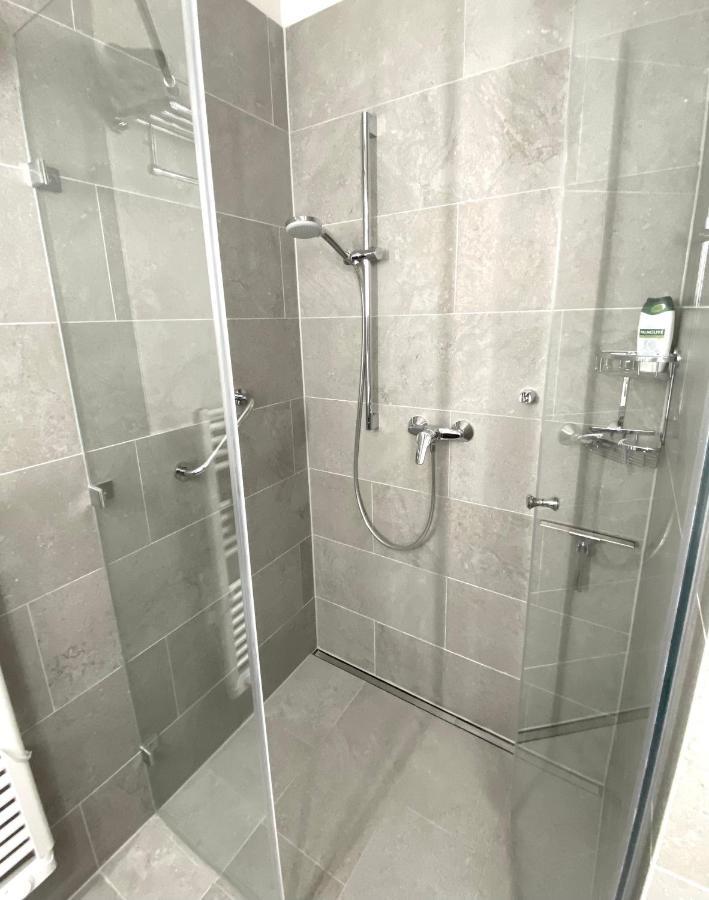 Atrium Apartman Heviz Mit Panoramaterrasse Und Tiefgarage Экстерьер фото